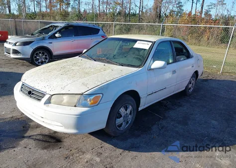 2000 Toyota Camry Ce from USA, damaged, VIN 4T1BG22K8YU986795